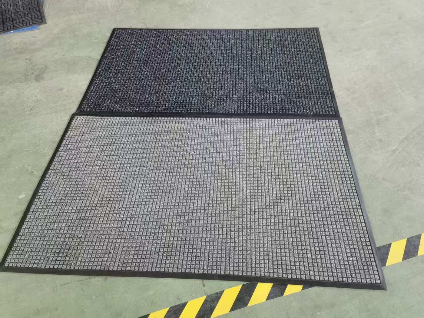 Plain colour Waterhog mats 4